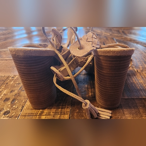 BCBGeneration Taupe Ladina Braided Heels 8.5 💗 - Picture 7 of 8